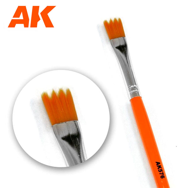 AK Interactive 576 Weathering Brush: Saw Shape