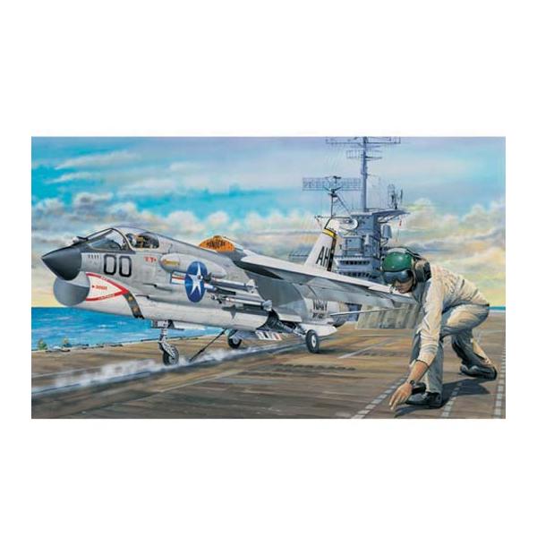 Trumpeter 02272 1/32 F-8E Crusader US Navy