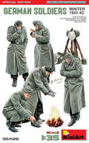 MiniArt 35428 1/35 German Soldiers. Winter 1941-42. Special Edition