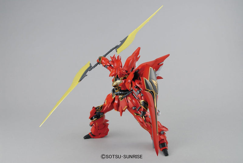 Bandai 2205960 Bandai MG 1/100 Sinanju (Animation Color) 'Gundam UC'