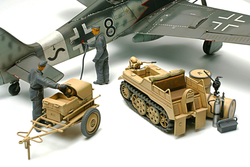 Tamiya 32533 1/48 German Aircraft Power Supply Unit and Kettenkraftrad