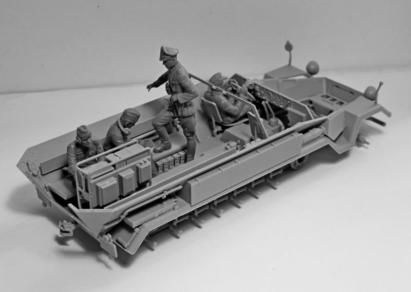 ICM 35105 1/35 Beobachtungspanzerwagen Sd.Kfz.251/18 Ausf.A