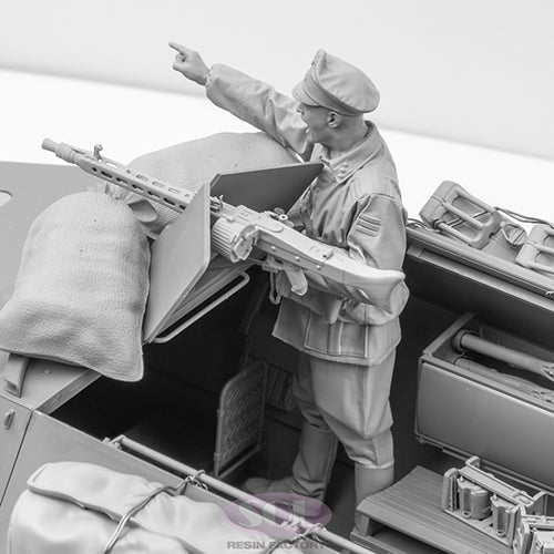 army zone セット み‎ Sol Resin Factory MM636 1/16 WWII German WWII German Officer Sd.Kfz 25