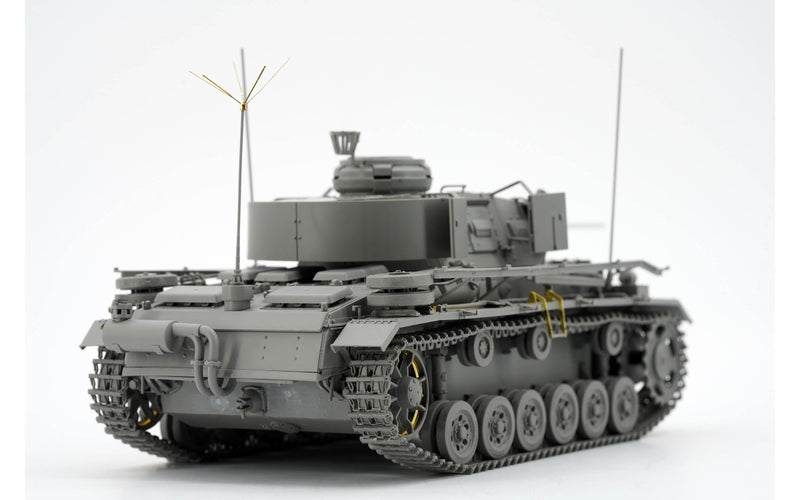 BORDER MODELS BT048 1/35 Panzer Bef.Wg.III Ausf.K w/Schürzen - 2 in 1