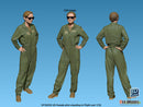 Def Model DF35032 1/35 US Female pilot standing in flight suit