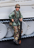 Def Model DO35029 1/35 WWII SS Machine gunner
