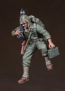 Def Model DO35039 1/35 WWII-Korean War USMC MG Asst. Gunner