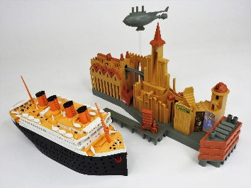 Suyata  SL002  Titanic Port Scene & Airship