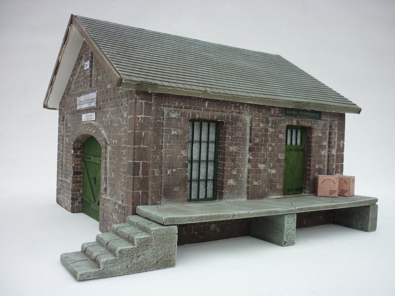 RT DIORAMA 35160 1/35 Freight Shed (Upgraded Ceramic Version)