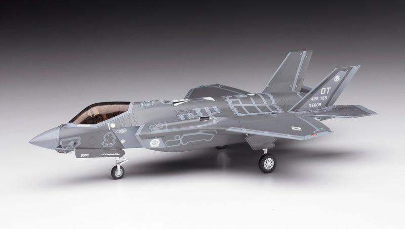 Hasegawa 01572 1/72 F-35A Lightning II E42