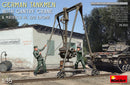 MiniArt 35350 1/35 German Tankmen with Gantry Crane & Maybach HL 120 Engine