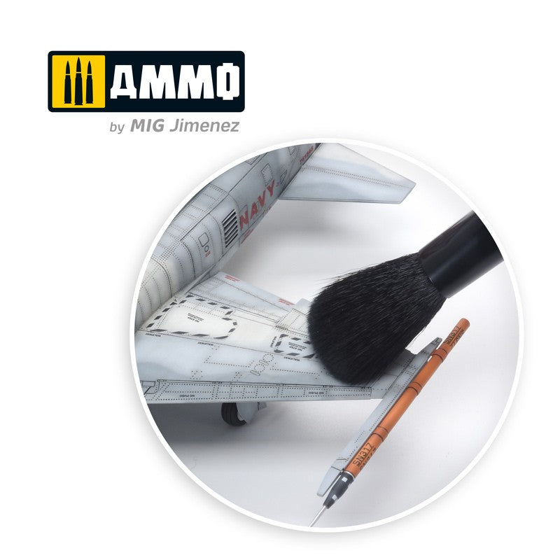 AMMO by Mig 8576 Dust Remover Brush 2