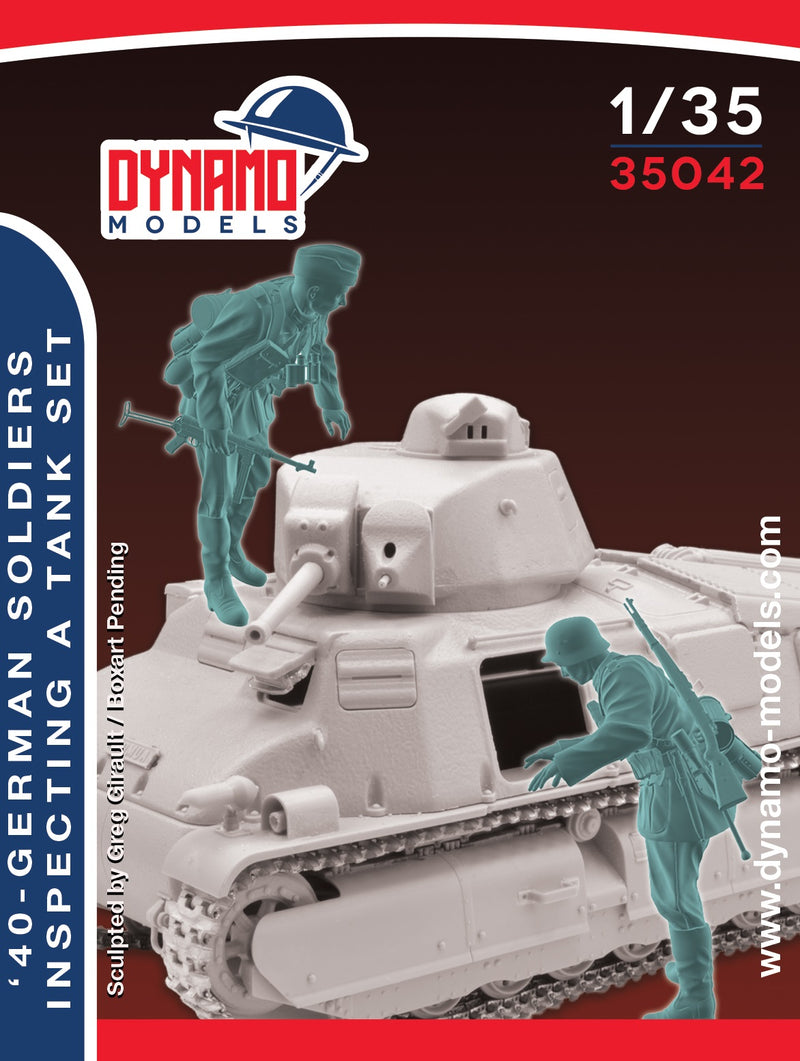 Dynamo DYM35042 1/35 German Soldiers Inspecting a Tank set - 1940 (2 figures)