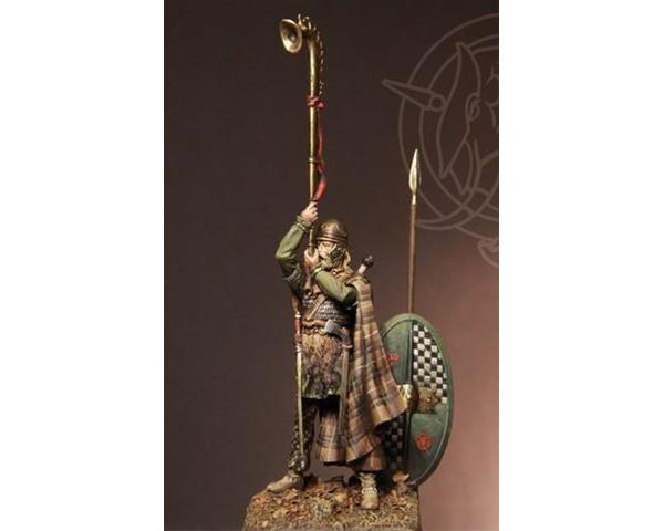 ROMEO Models 54096 54mm Gallic Warrior with Varnyx - I Century B.C.