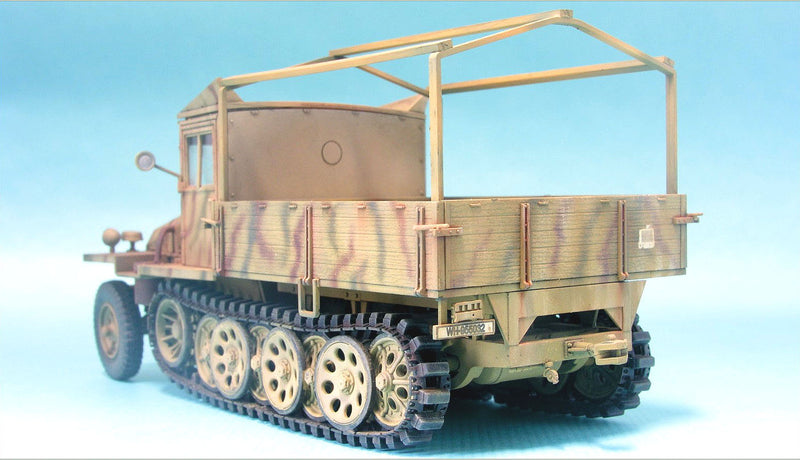 AFV Club 35047 1/35 Sd.Kfz.11 LATE VERSION WITH WOODEN CAB