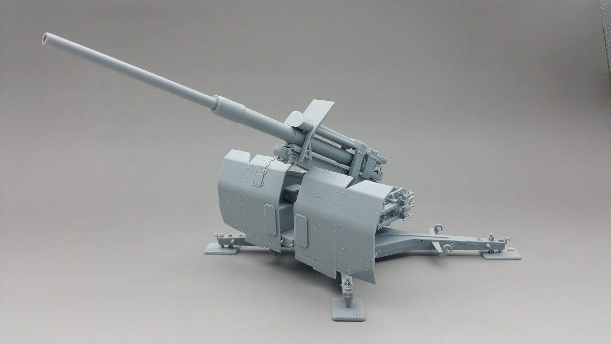 German 88mm L71 Flak 41 Anti-Aircraft Gun with Crew Bronco