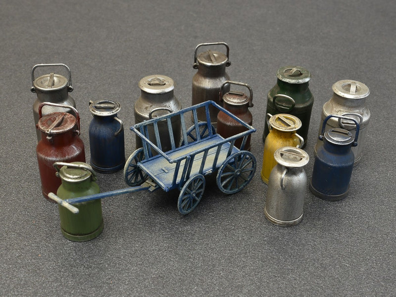 MiniArt 35580 1/35 Milk Cans with Small Cart