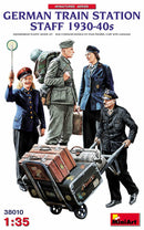 MiniArt 38010 1/35 German Train Station Staff 1930-40s