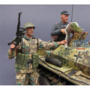 MBK F35003 1/35 Wehrmacht 46 Tank Commander & Soldier