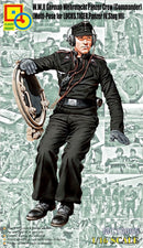 Classy Hobby 16005 1/16 German Wehrmacht Panzer Crew (Commander)