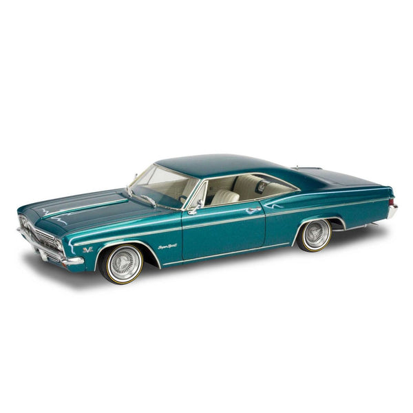 Revell 854497 1/25  1966 Chevy Impala SS 396 2in1